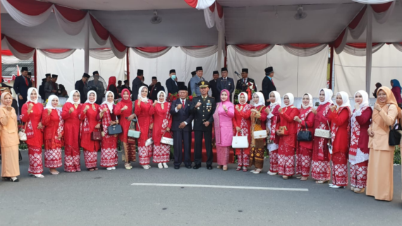 HUT RI-77: DWP Muara Enim Gunakan Seragam Batik